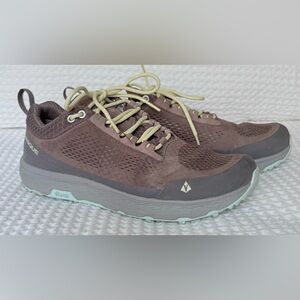 Vasque hiking shoes, Wms size 10
